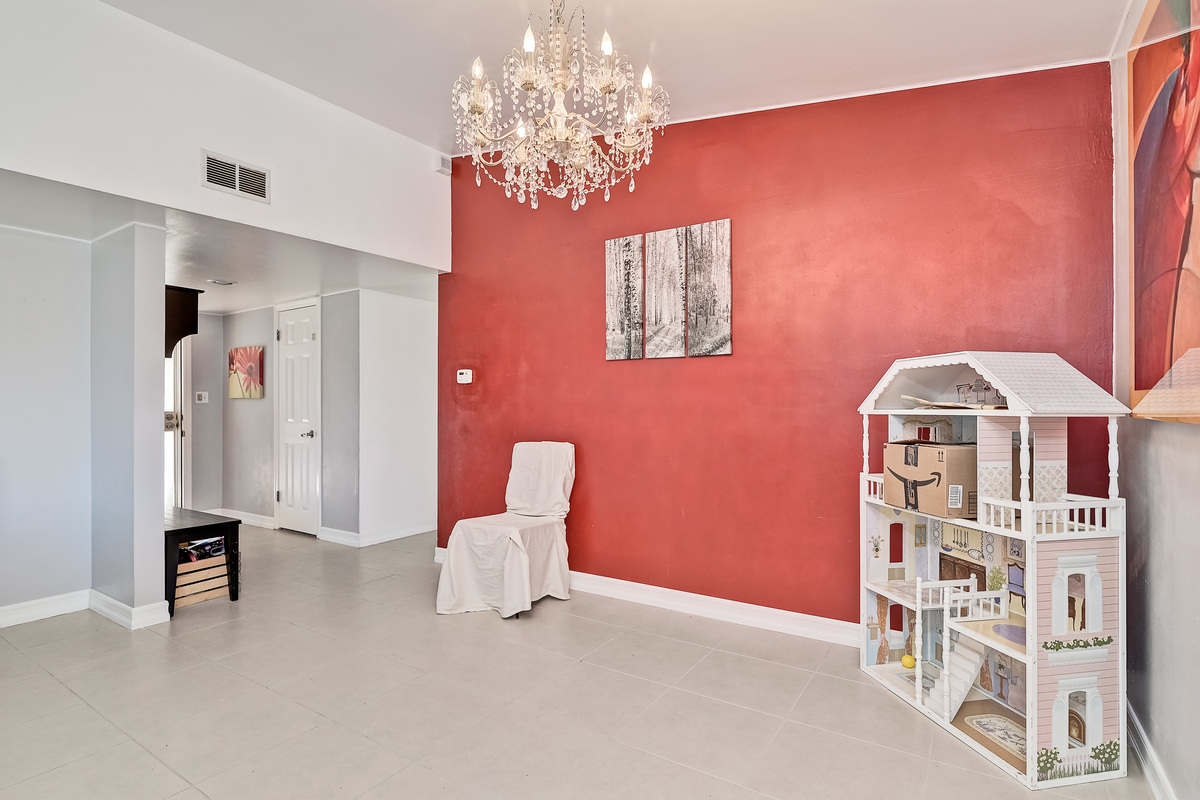 155 Falconer Road Escondido, CA 92027 - Photo 11 of 25