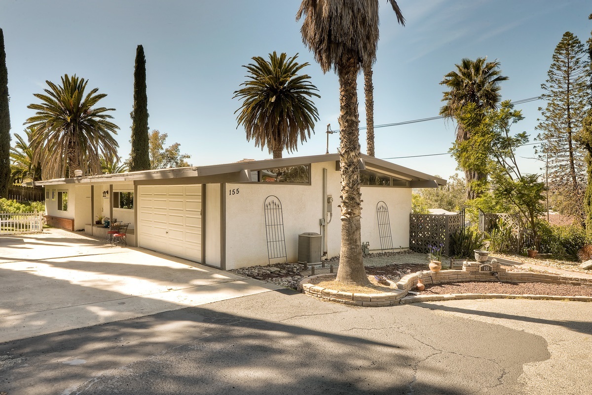 155 Falconer Road Escondido, CA 92027 - Photo 5 of 25