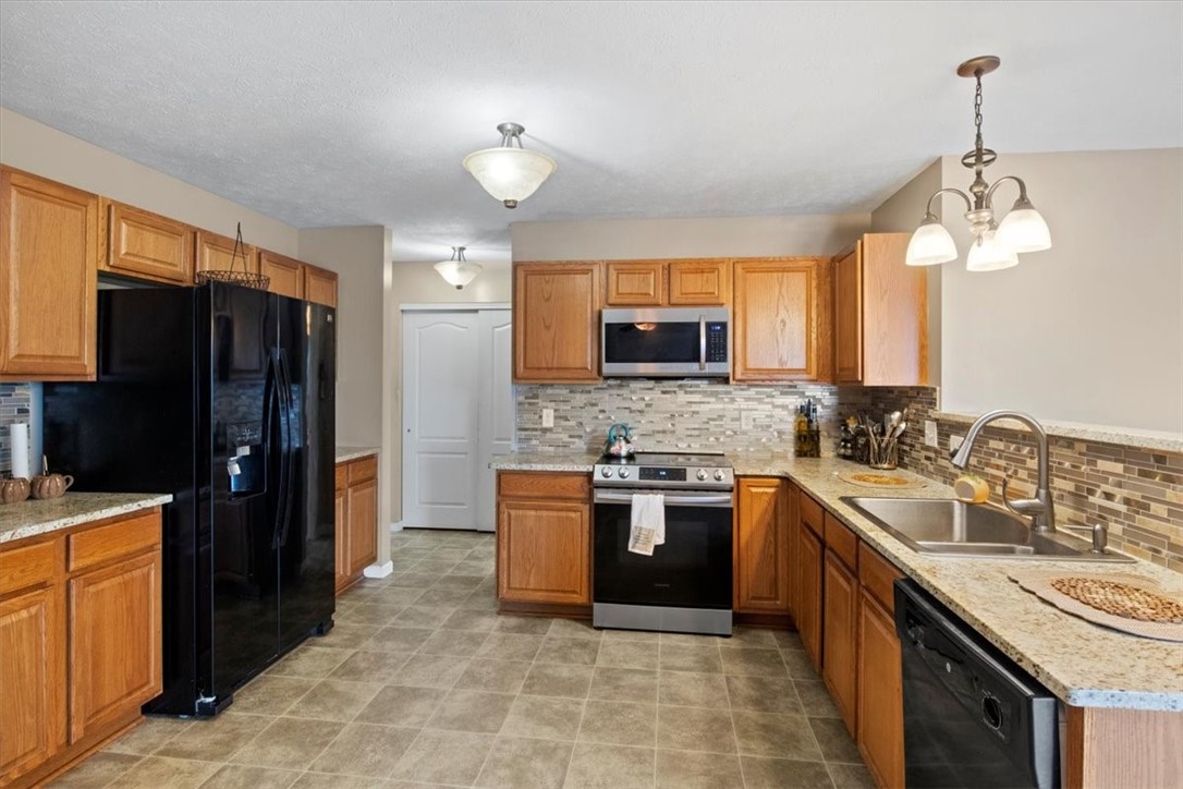 63 Haywards Heath Henrietta, NY 14586 - Photo 15 of 43