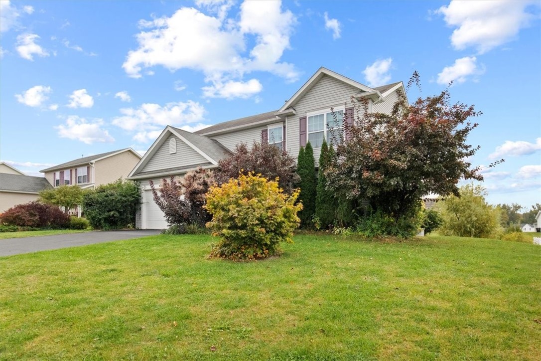 63 Haywards Heath Henrietta, NY 14586 - Photo 2 of 43