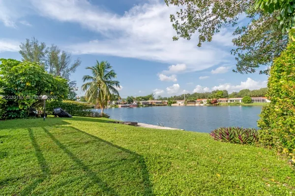 $4,200 | 19950 Northeast 24th Avenue, Unit 1, Miami, FL 33180
