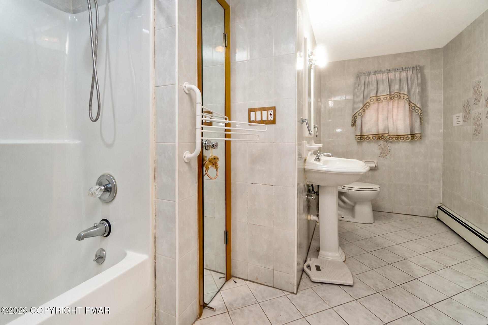 175 Winding Way Albrightsville, PA 18210 - Photo 17 of 54 a bathroom with a sink a toilet and shower