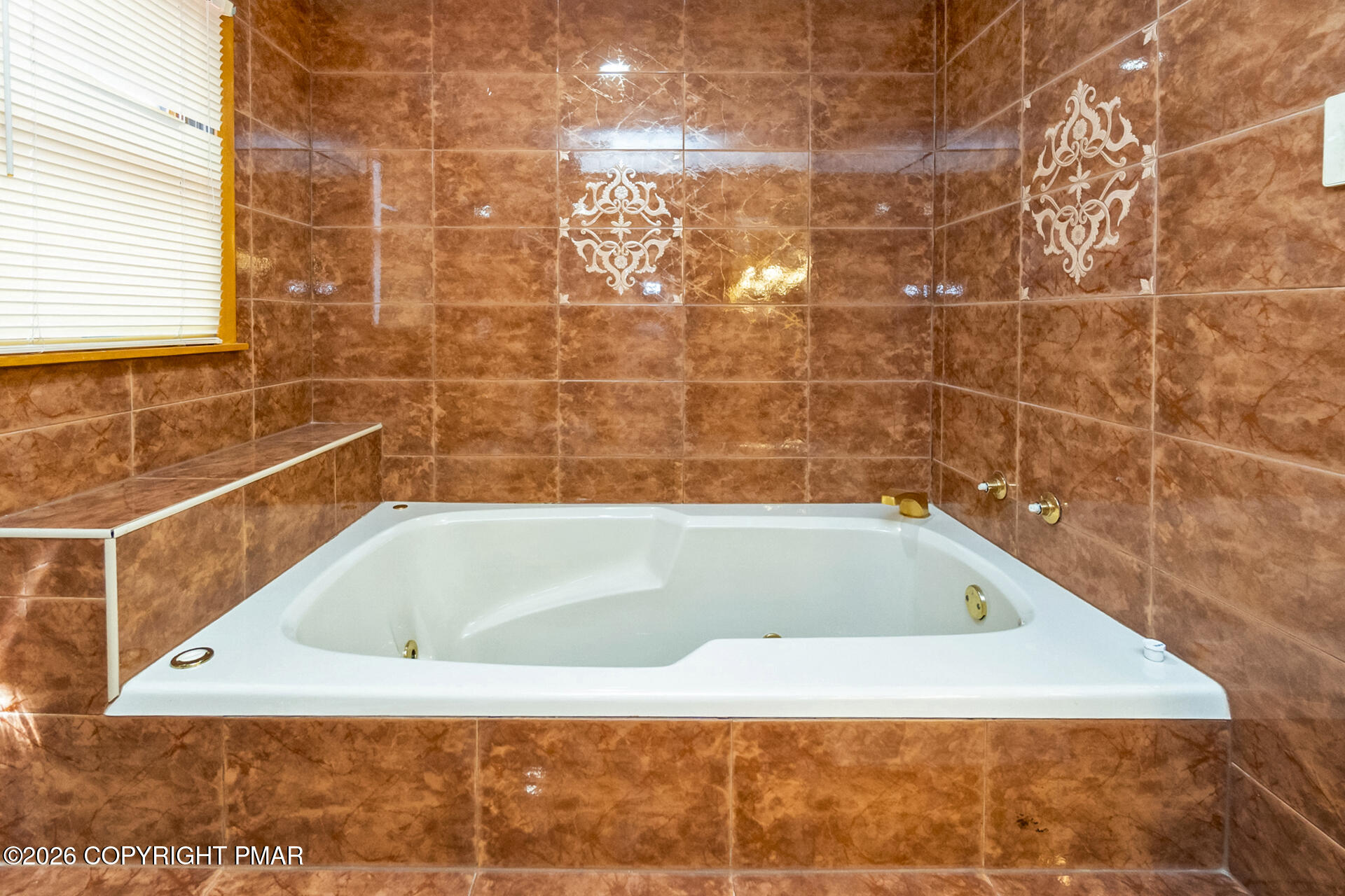 175 Winding Way Albrightsville, PA 18210 - Photo 31 of 54 a bathroom with a bath tub