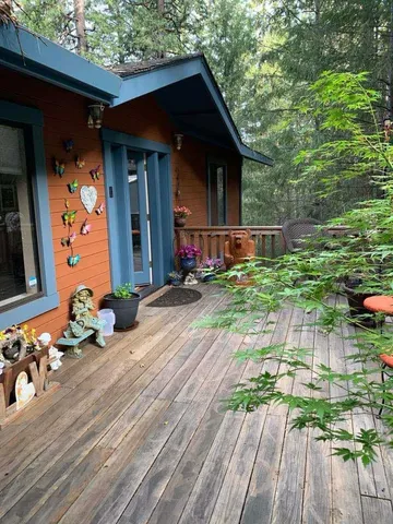 a view of a livingroom with a furniture