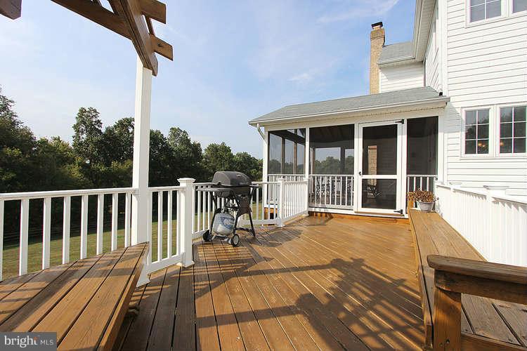 14828 Poplar Hill Road Germantown, MD 20874 - Photo 26 of 30 Deck