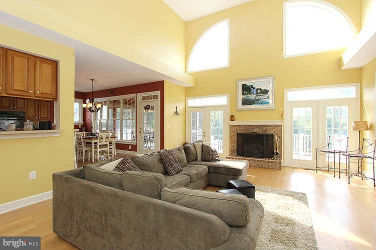 14828 Poplar Hill Road Germantown, MD 20874 - Photo 6 of 30 Family Room