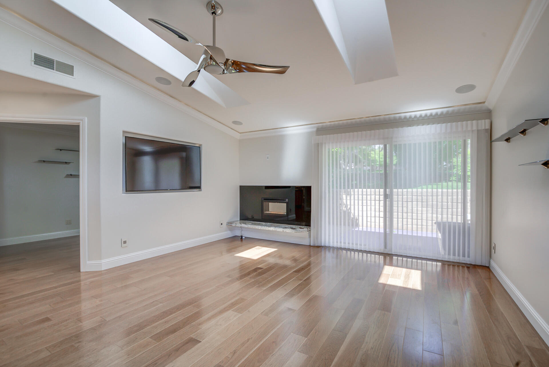 1943 Bechelli Lane Redding, CA 96002 - Photo 13 of 49 bECHELLI-89