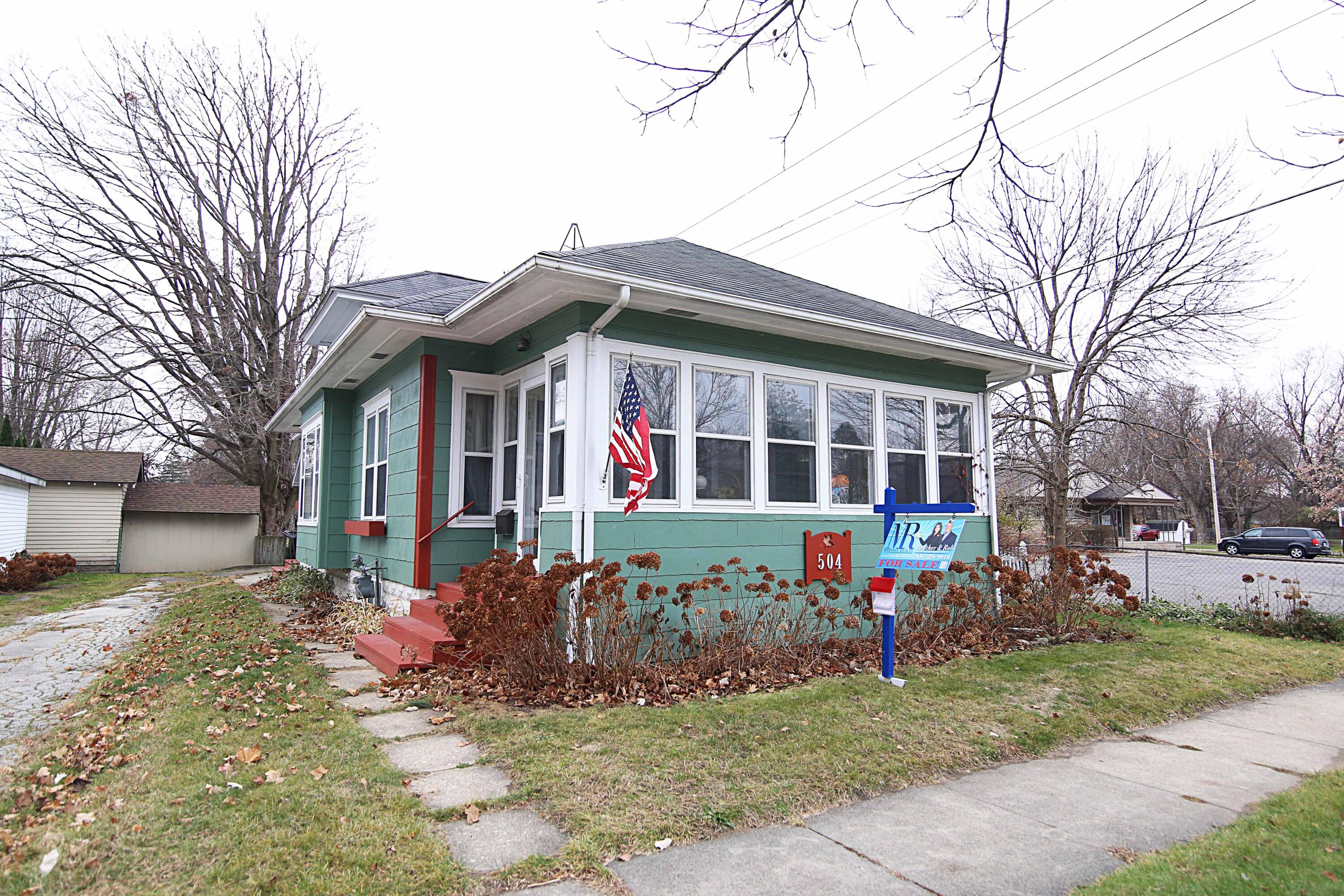 504 Millard Street Three Rivers, MI 49093 - Photo 3 of 21 IMG_6180 copy