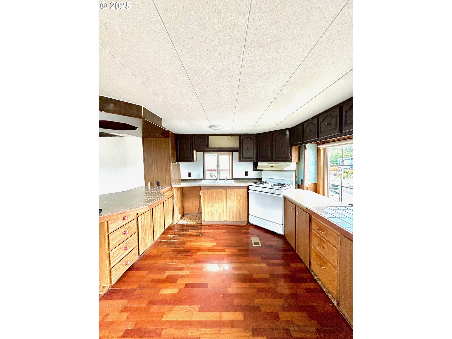 34956 Seavey Loop Road, Unit 74 Eugene, OR 97405 - Photo 3 of 13 Gallery Image 3