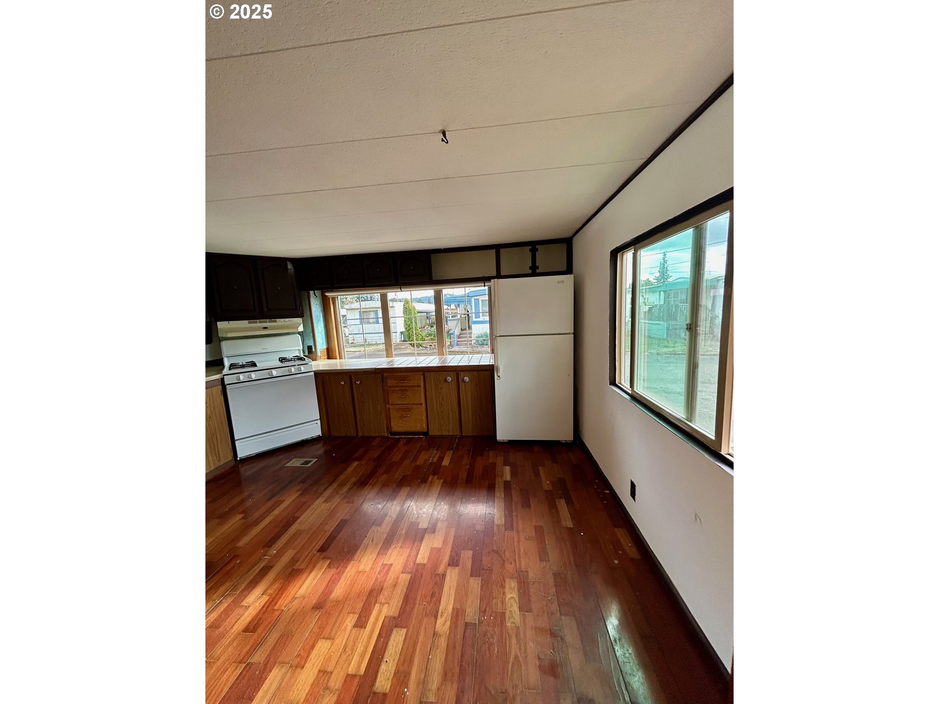 34956 Seavey Loop Road, Unit 74 Eugene, OR 97405 - Photo 4 of 13 Gallery Image 4
