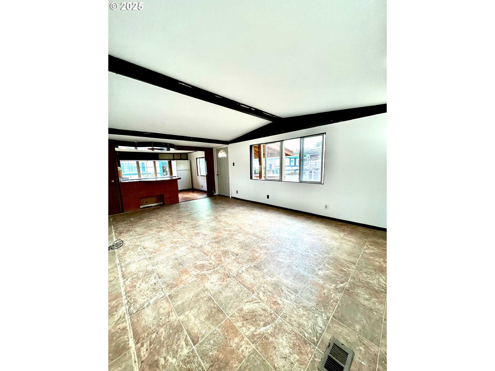 34956 Seavey Loop Road, Unit 74 Eugene, OR 97405 - Photo 5 of 13 Gallery Image 5
