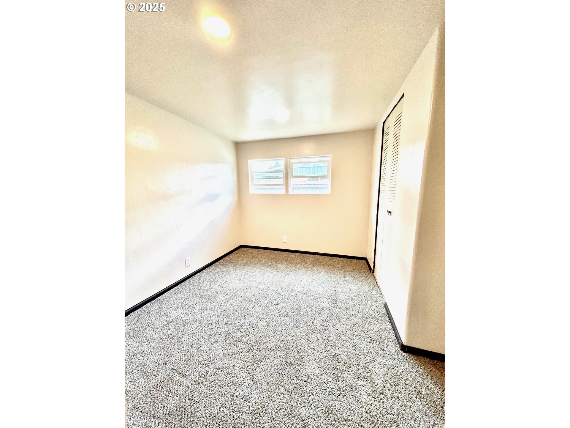 34956 Seavey Loop Road, Unit 74 Eugene, OR 97405 - Photo 8 of 13 Gallery Image 8