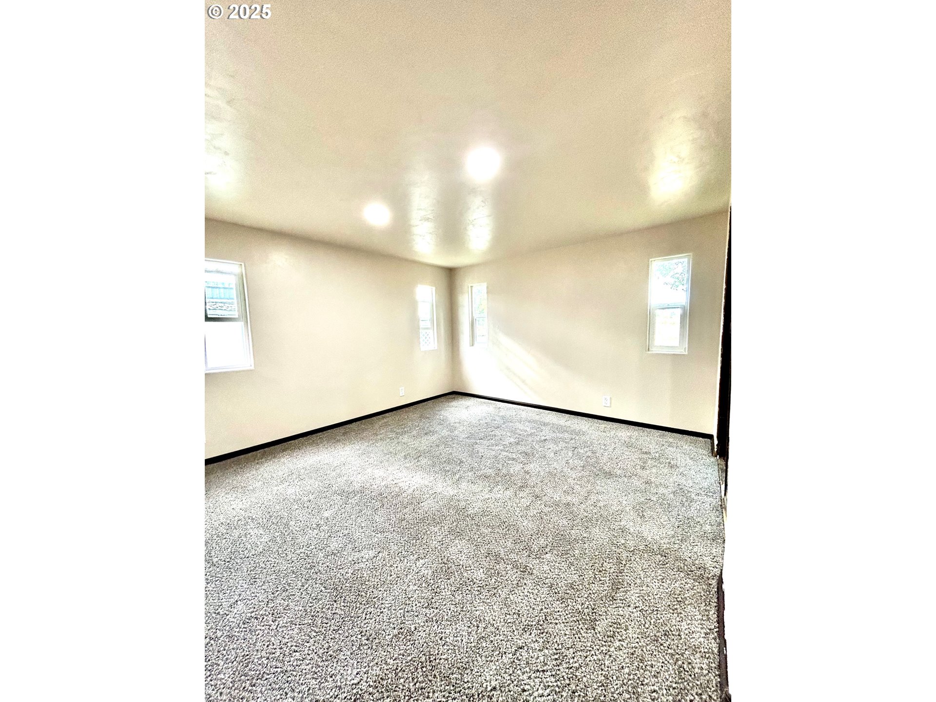 34956 Seavey Loop Road, Unit 74 Eugene, OR 97405 - Photo 9 of 13 Gallery Image 9