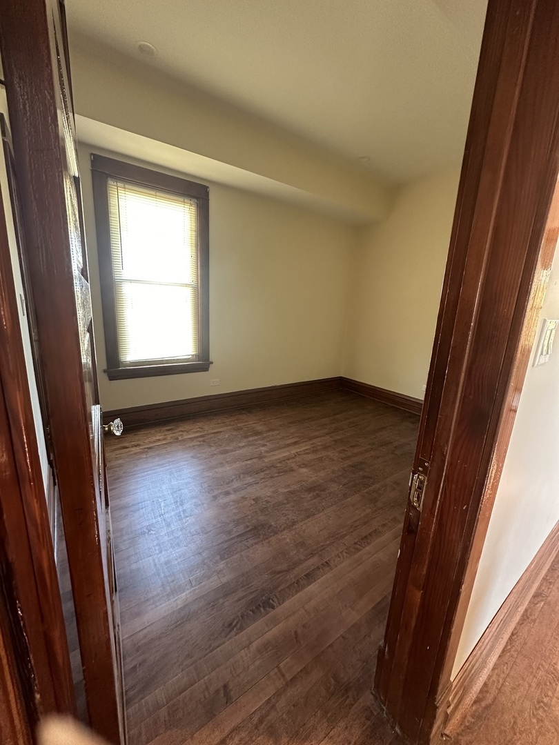 5648 West Higgins Avenue, Unit 2 Chicago, IL 60630 - Photo 4 of 11