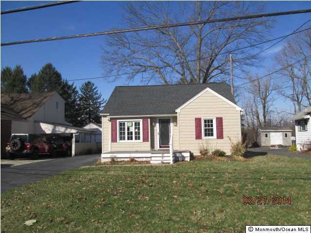 27 Weaverville Road Freehold, NJ 07728 - Photo 1 of 7 Primary Photo