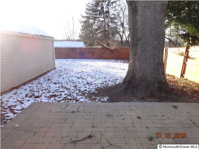 27 Weaverville Road Freehold, NJ 07728 - Photo 3 of 7 Additional Photo