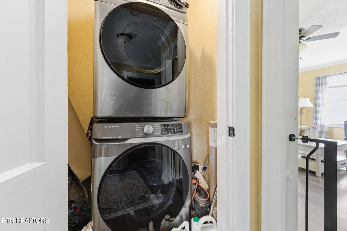 219 Pine Street Clinton, TN 37716 - Photo 15 of 23 Laundry