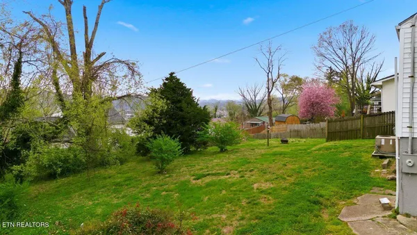 $225,000 | 219 Pine Street, Clinton, TN 37716