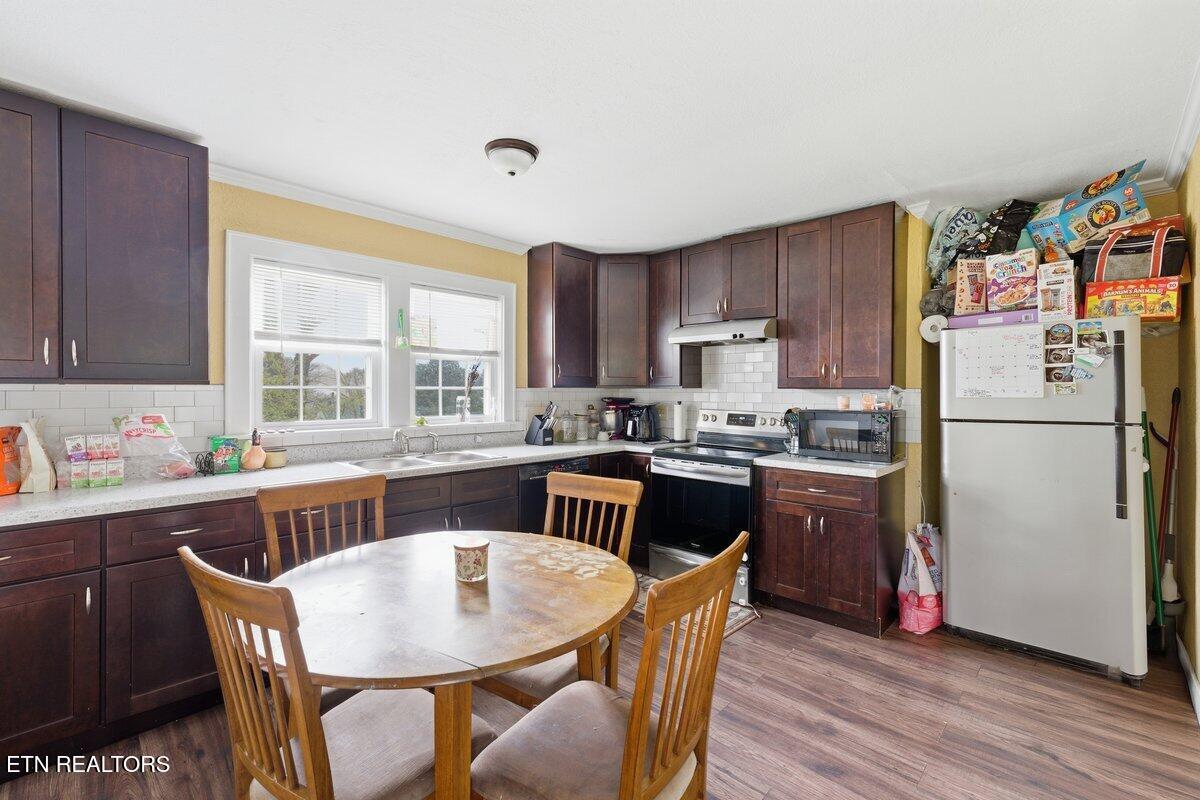 219 Pine Street Clinton, TN 37716 - Photo 9 of 23 Kitchen (3)