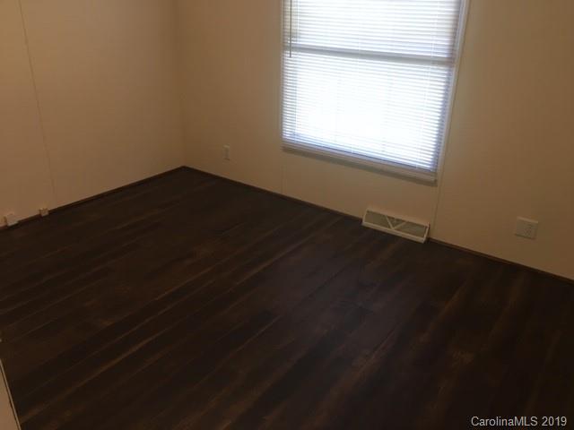 560 Mock Mill Road Statesville, NC 28677 - Photo 14 of 27 Gallery Image 14