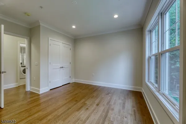 $4,200 | 15 Royal Avenue, Unit 210, Hawthorne, NJ 07506