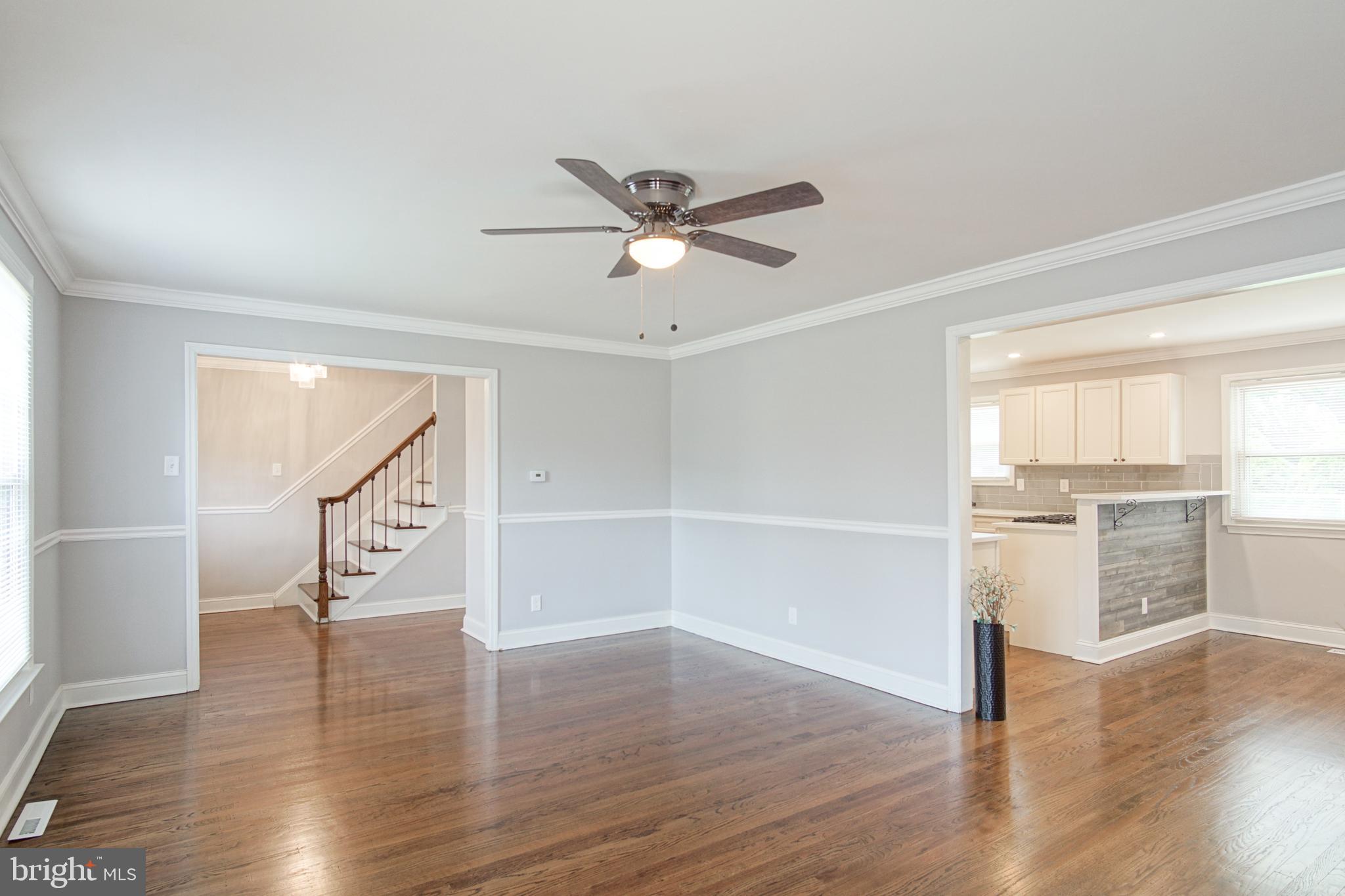 832 Wyngate Road Somerdale, NJ 08083 - Photo 13 of 33 Living Room