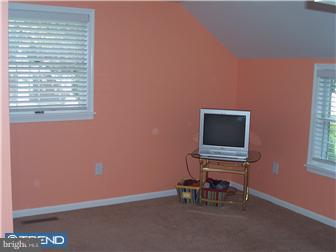 2574 Pine Road Huntingdon Valley, PA 19006 - Photo 8 of 12 Bonus Room