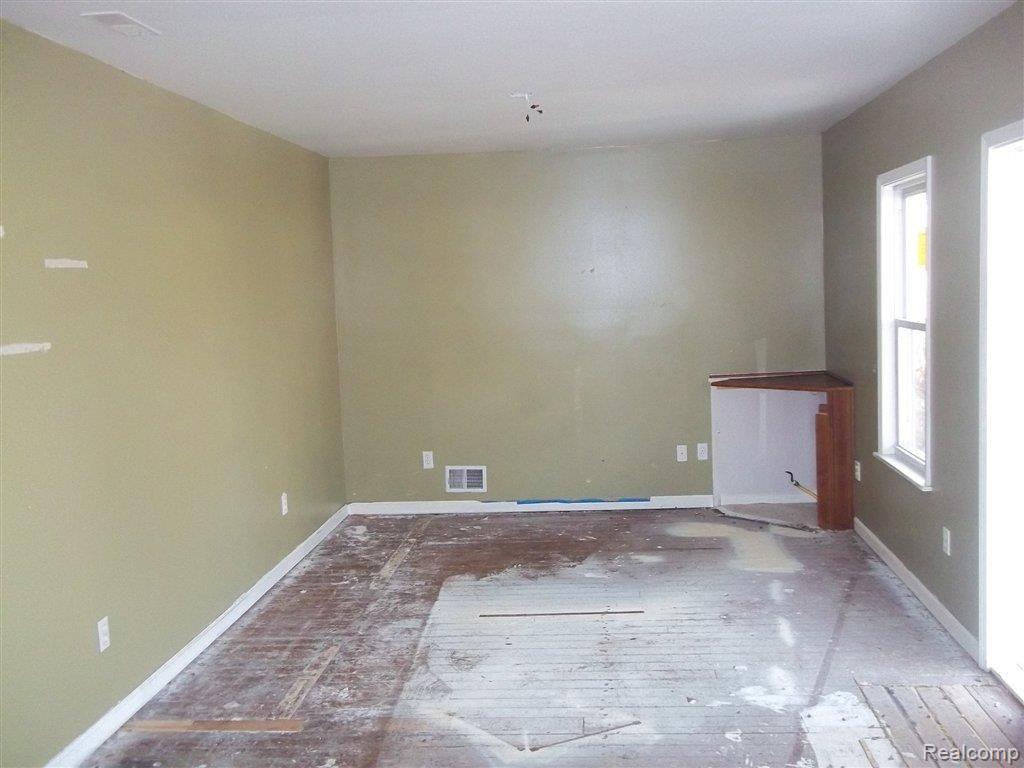 14613 Allen Road Southgate, MI 48195 - Photo 7 of 20 100_4409.JPG