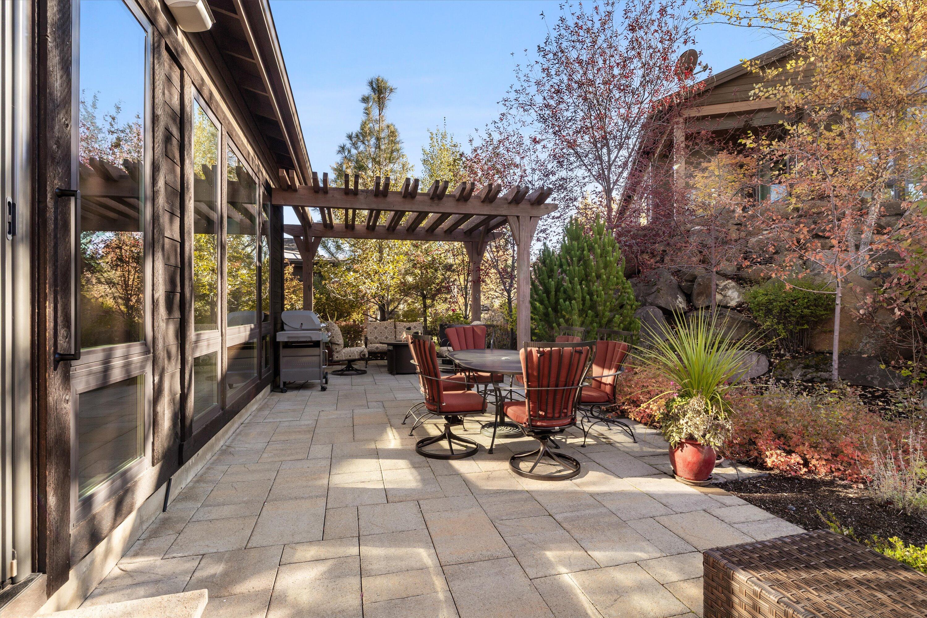 61354 Triple Knot Road Bend, OR 97702 - Photo 48 of 63