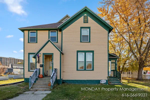 $325,000 | 263 West Muskegon Avenue, Muskegon, MI 49440