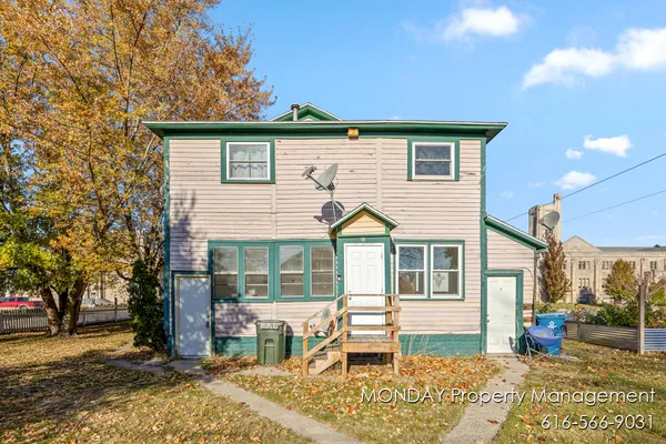 $325,000 | 263 West Muskegon Avenue, Muskegon, MI 49440