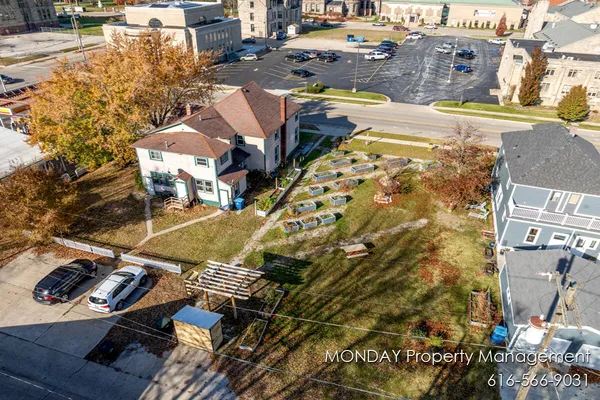 $325,000 | 263 West Muskegon Avenue, Muskegon, MI 49440