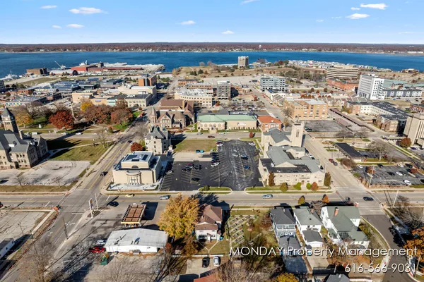$325,000 | 263 West Muskegon Avenue, Muskegon, MI 49440