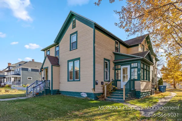 $325,000 | 263 West Muskegon Avenue, Muskegon, MI 49440