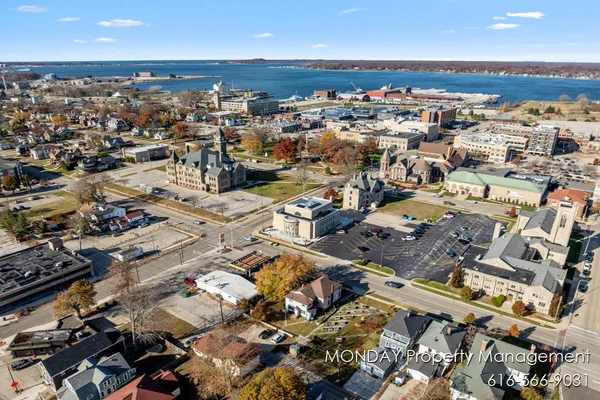 $325,000 | 263 West Muskegon Avenue, Muskegon, MI 49440