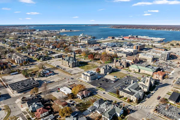 $325,000 | 263 West Muskegon Avenue, Muskegon, MI 49440