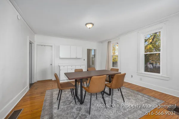 $325,000 | 263 West Muskegon Avenue, Muskegon, MI 49440