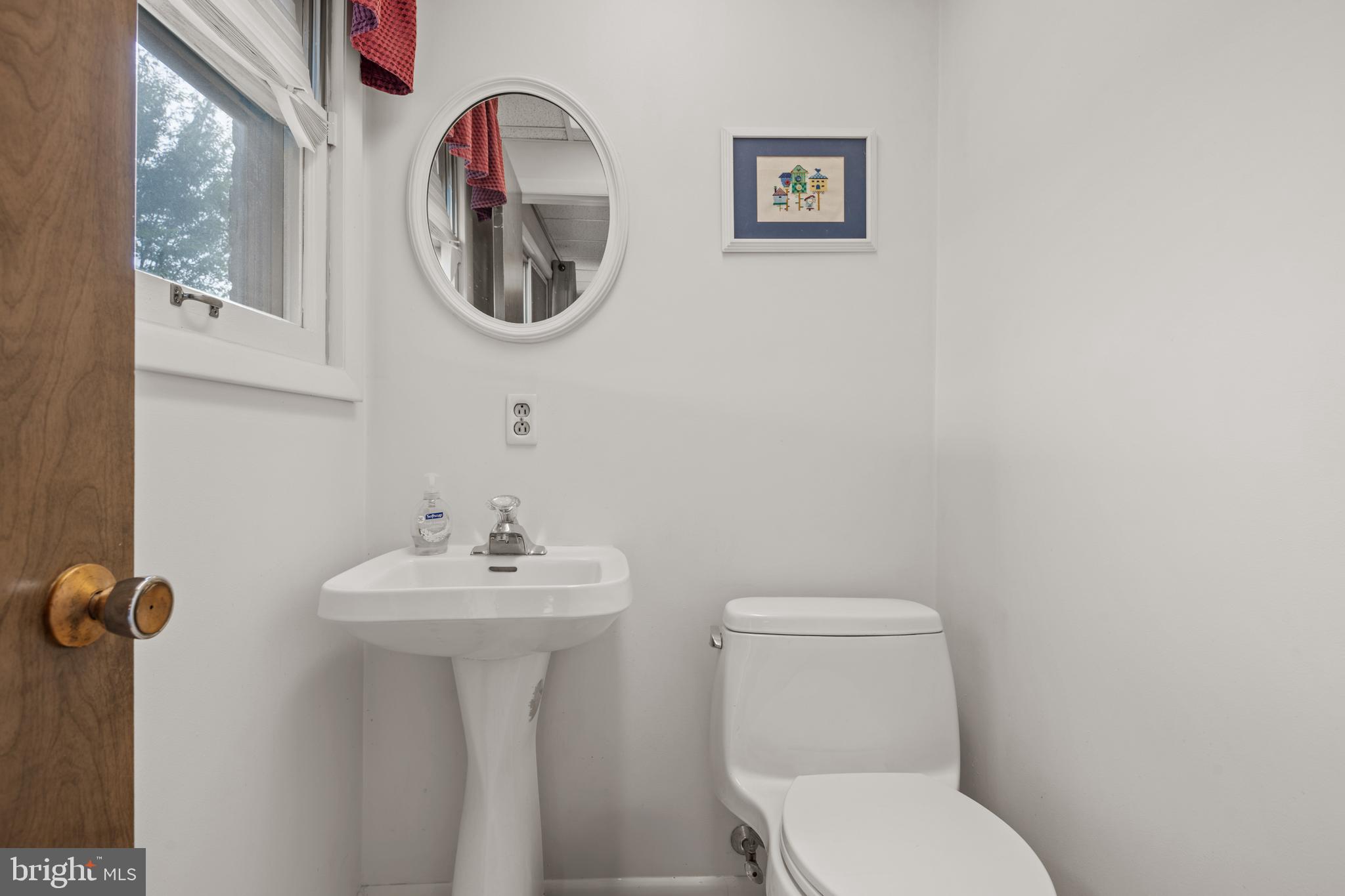 438 Biscayne Road Lancaster, PA 17601 - Photo 25 of 37 Half Bathroom