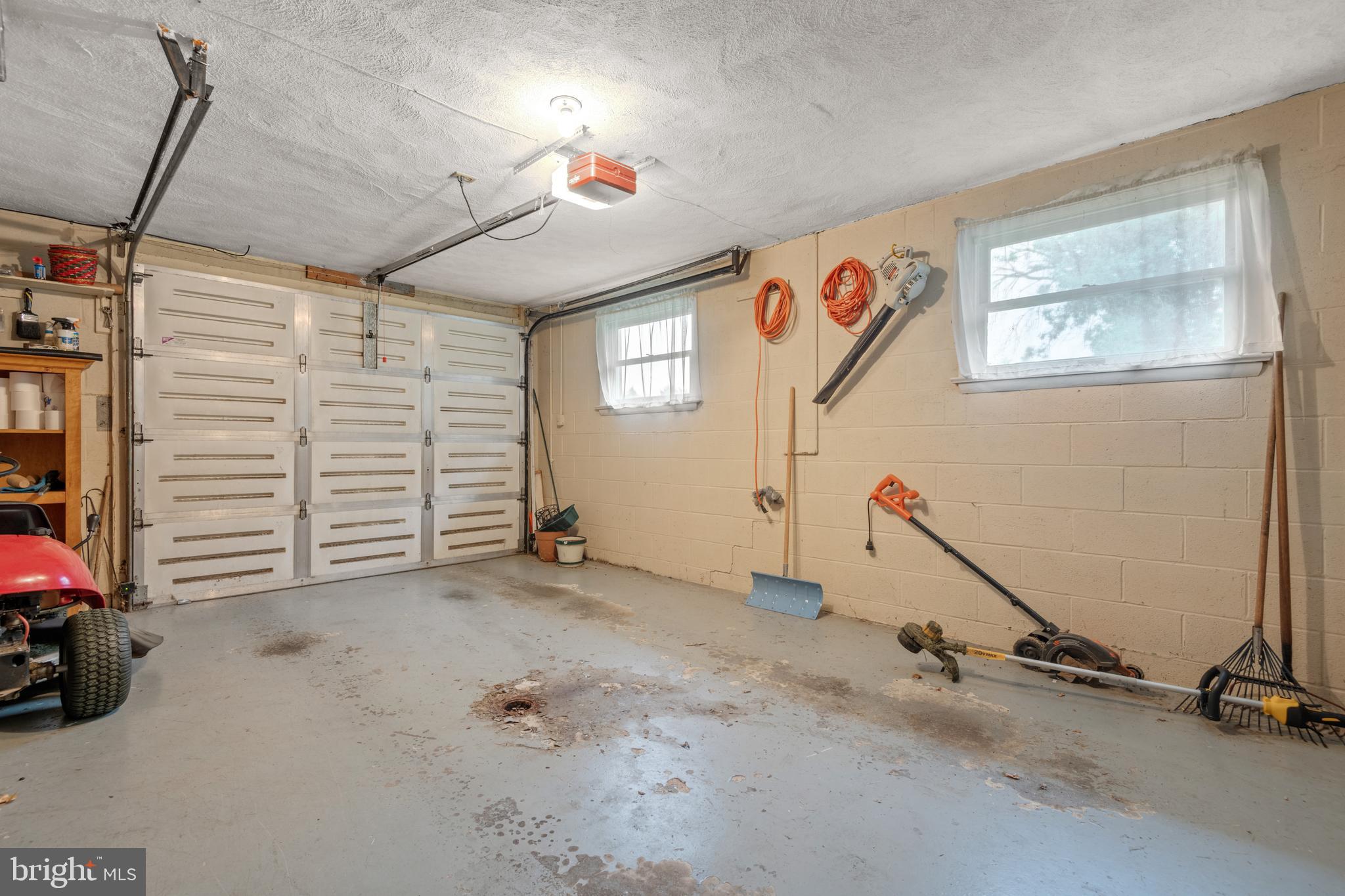 438 Biscayne Road Lancaster, PA 17601 - Photo 27 of 37 Garage