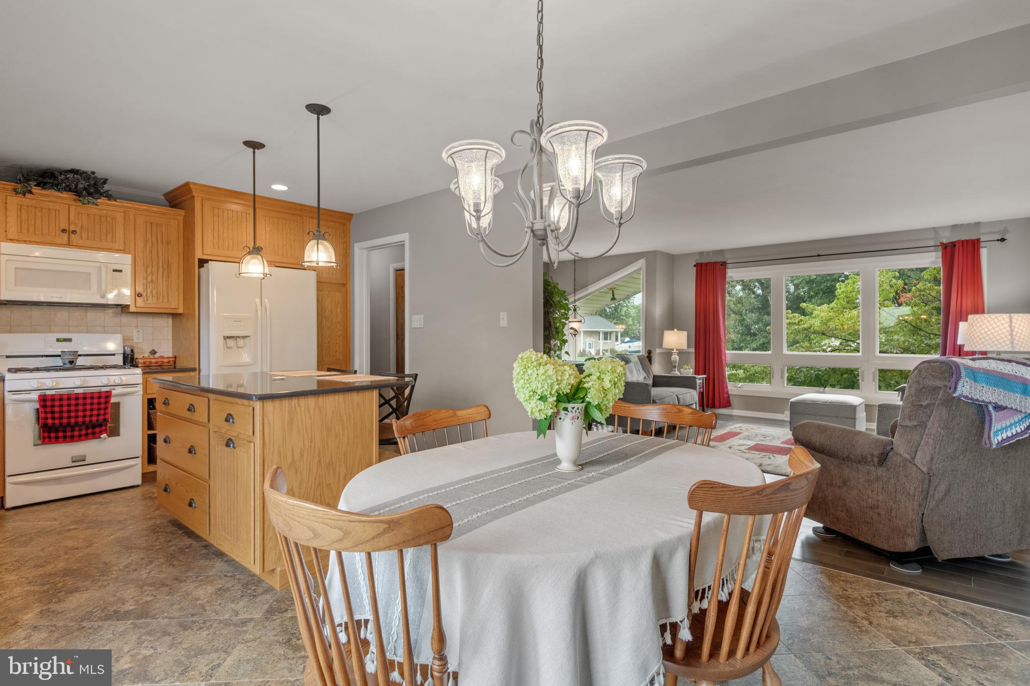 438 Biscayne Road Lancaster, PA 17601 - Photo 5 of 37 Dining Room