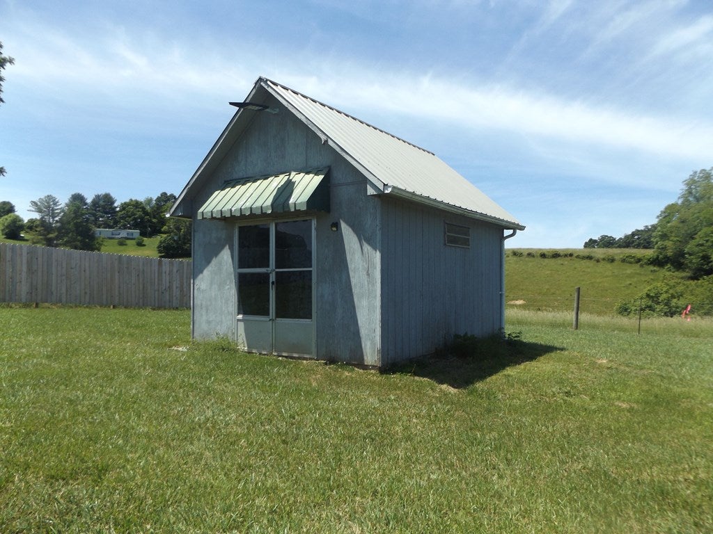 89 Neighbors Road Woodlawn, VA 24381 - Photo 31 of 31 Gallery Image 31