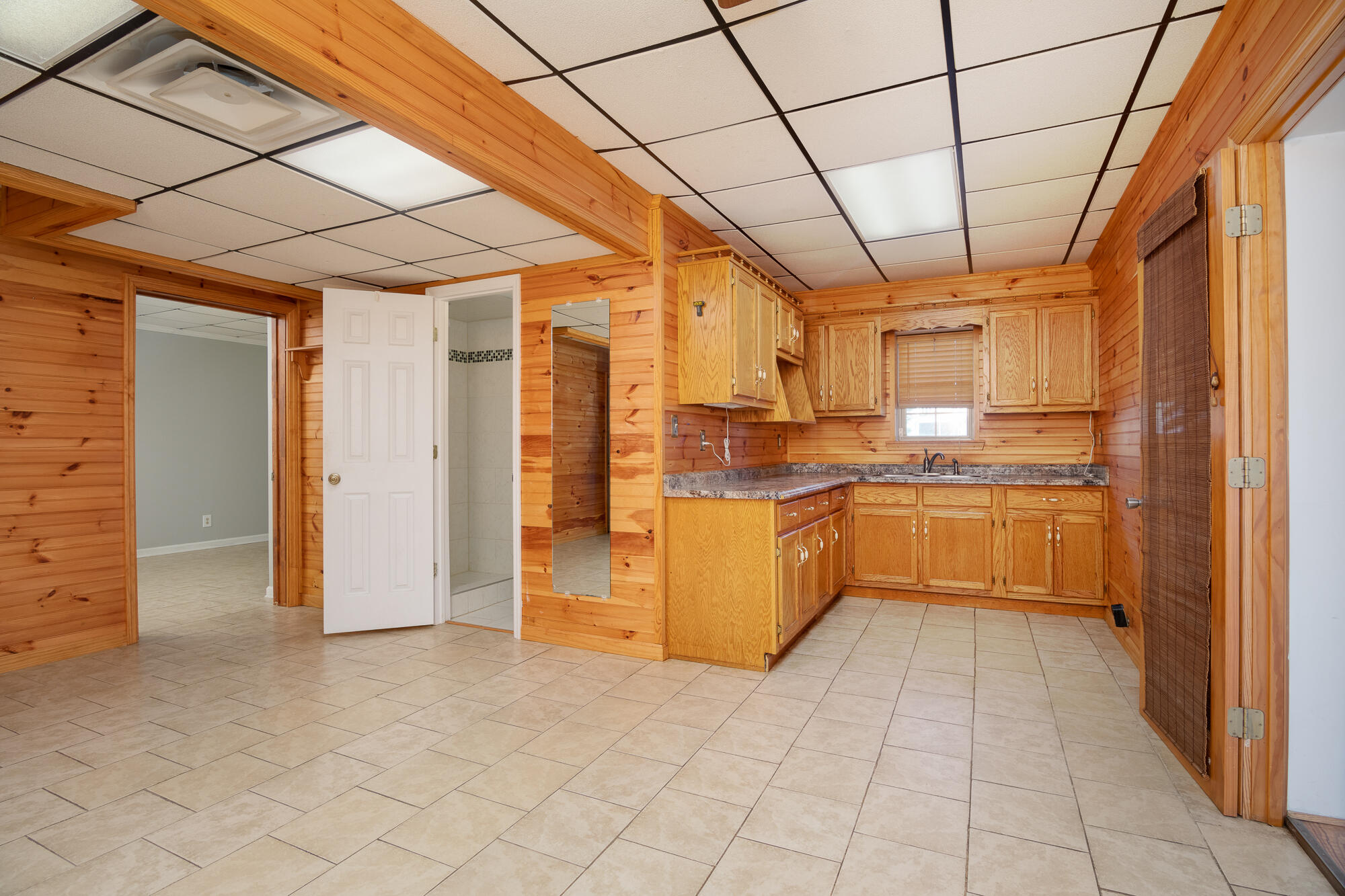8130 Hale Road Hixson, TN 37343 - Photo 28 of 44 lower living 3
