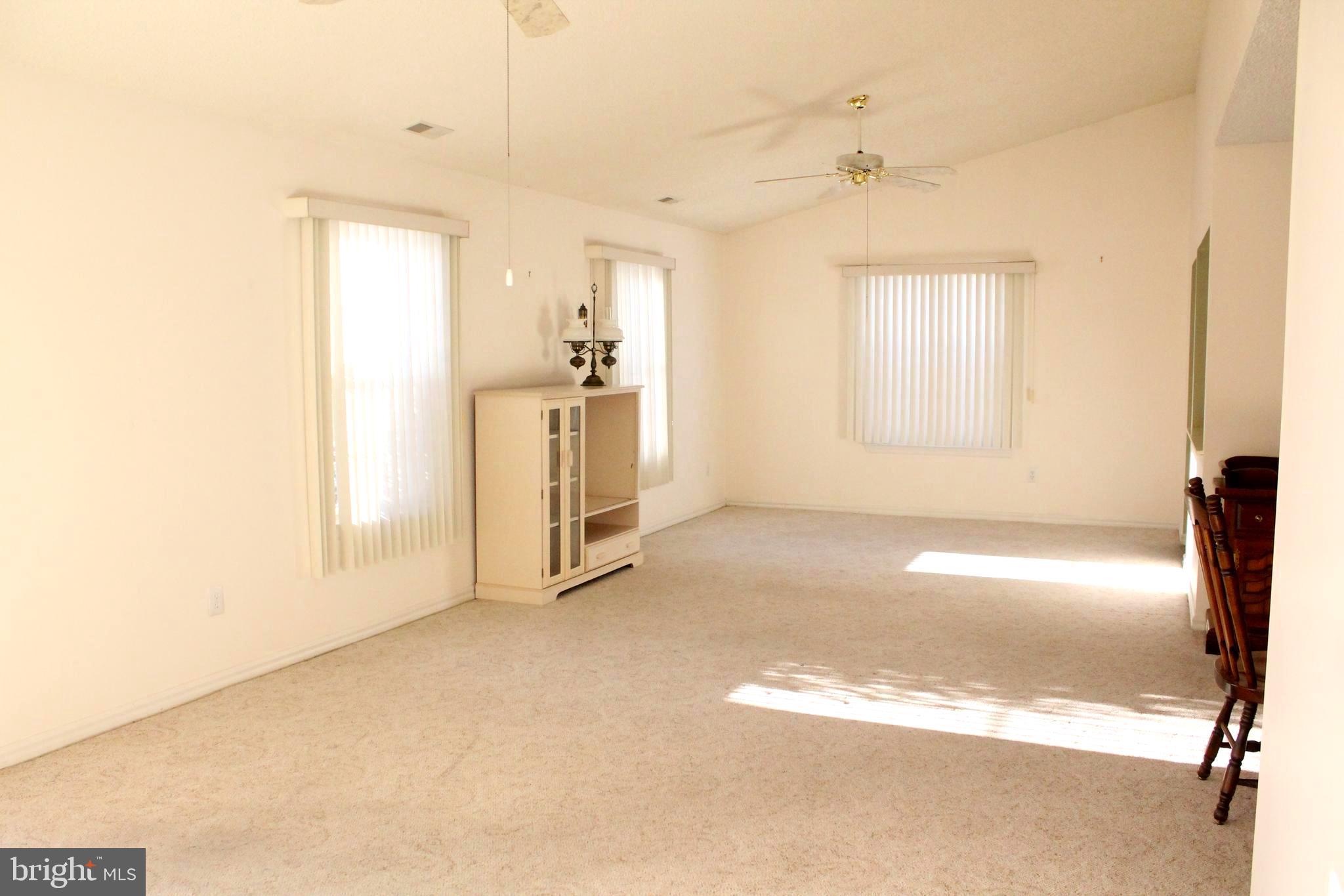 430 Paradise Road Williamstown, NJ 08094 - Photo 8 of 11 Great Room