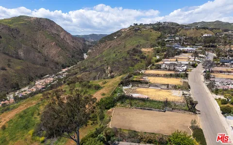 $2,495,000 | 729 Enchanted Way, Pacific Palisades, CA 90272