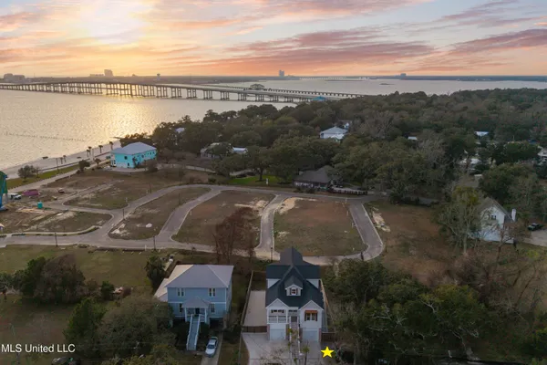 $1,550,000 | 419 Martin Avenue, Ocean Springs, MS 39564