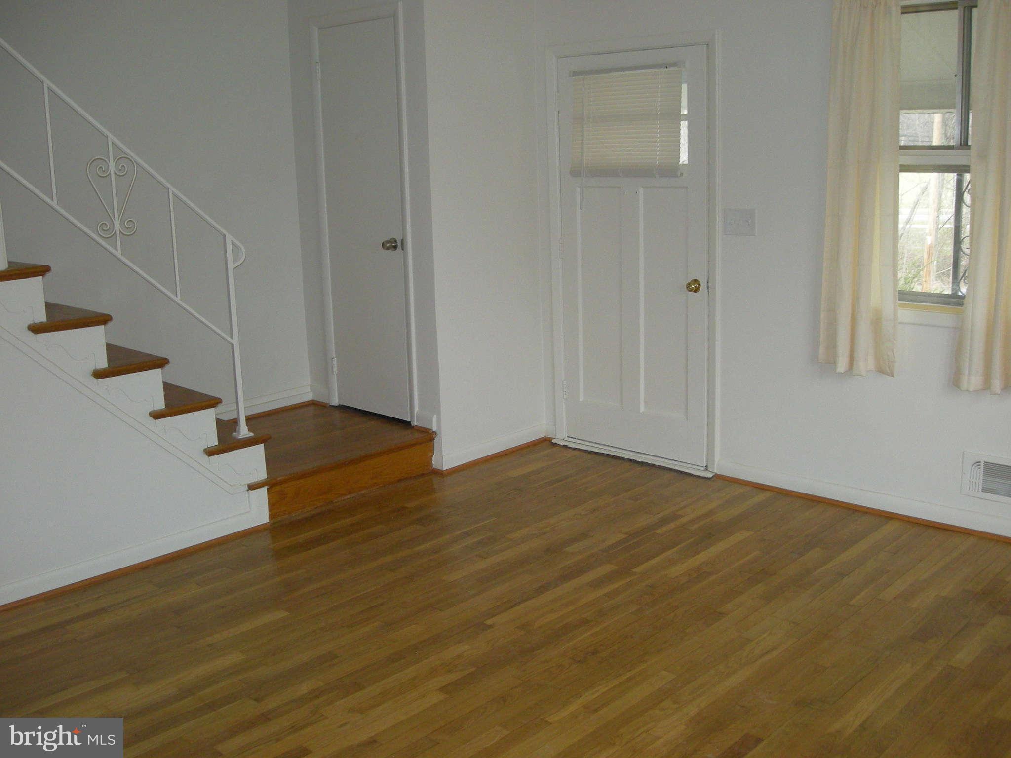 8599 Morven Road Baltimore, MD 21234 - Photo 7 of 18 Living Room
