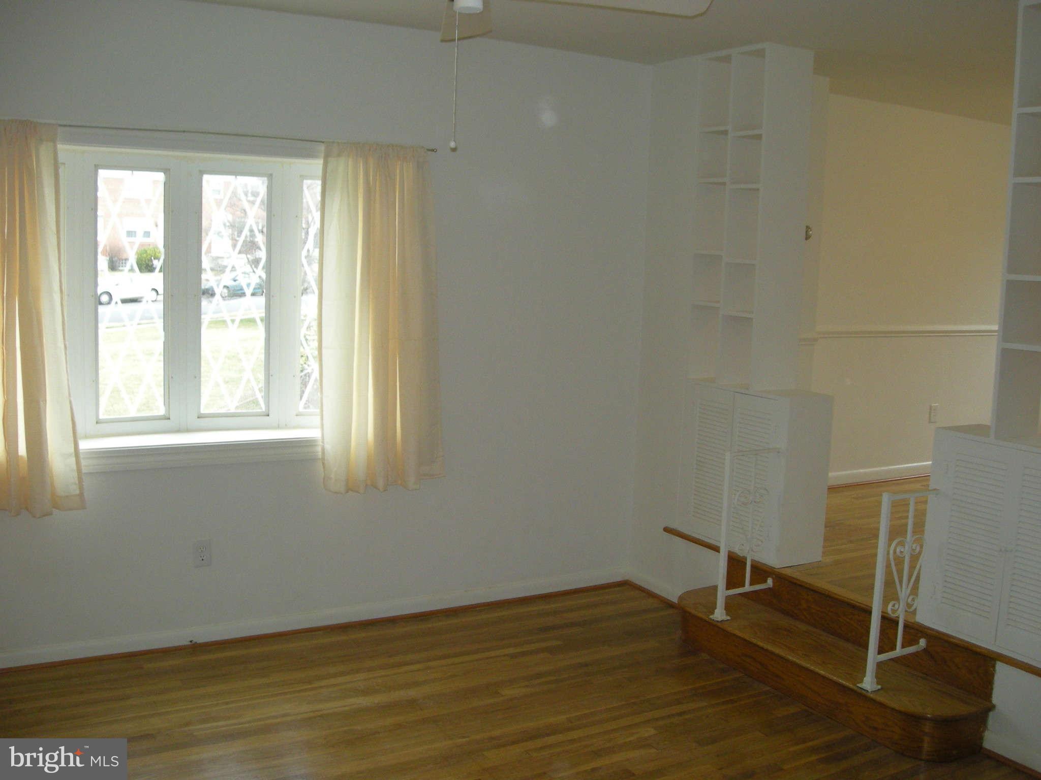 8599 Morven Road Baltimore, MD 21234 - Photo 9 of 18 Living Room