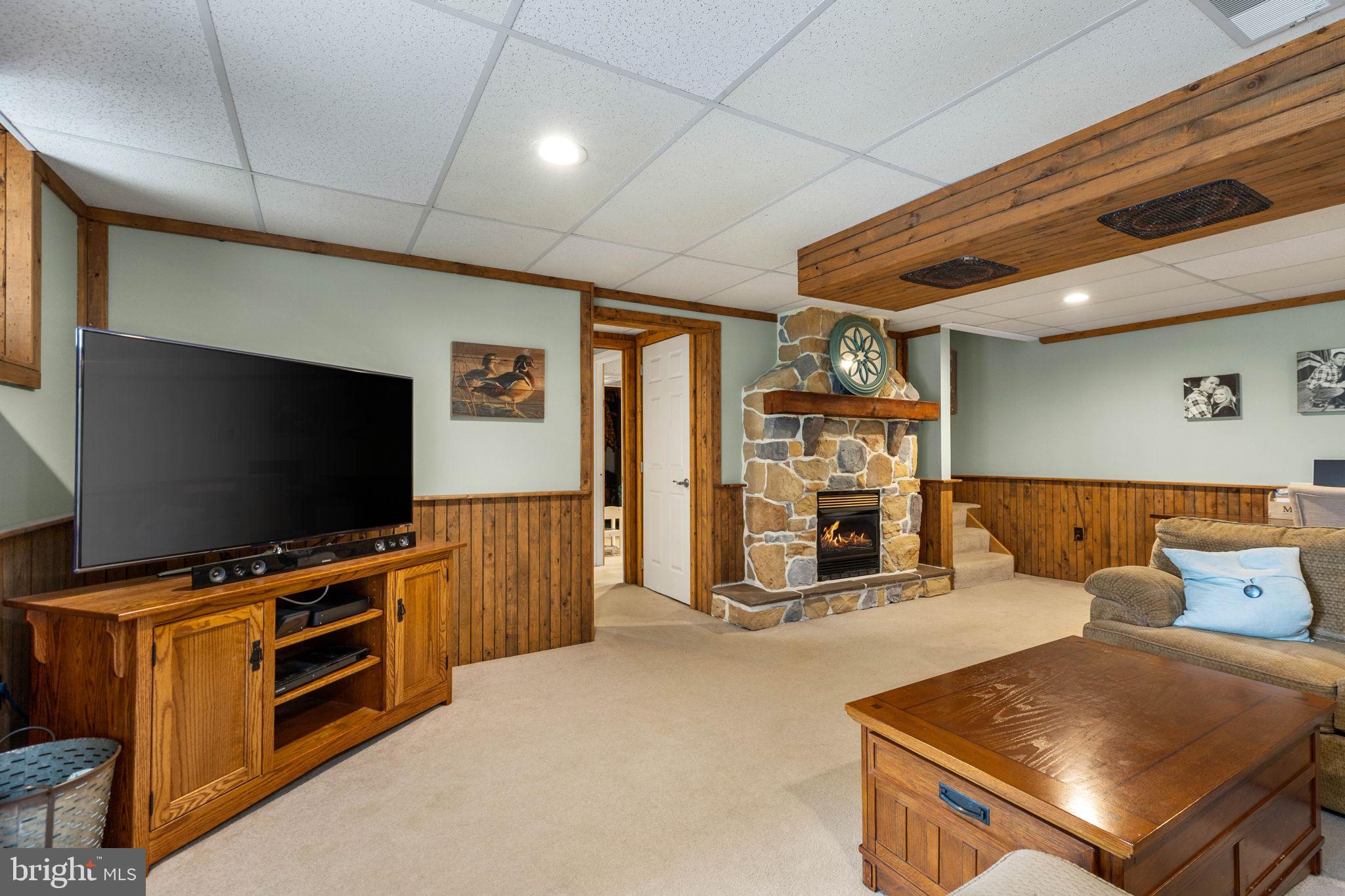 456 Pine Grove Road Nottingham, PA 19362 - Photo 27 of 37 Family Room