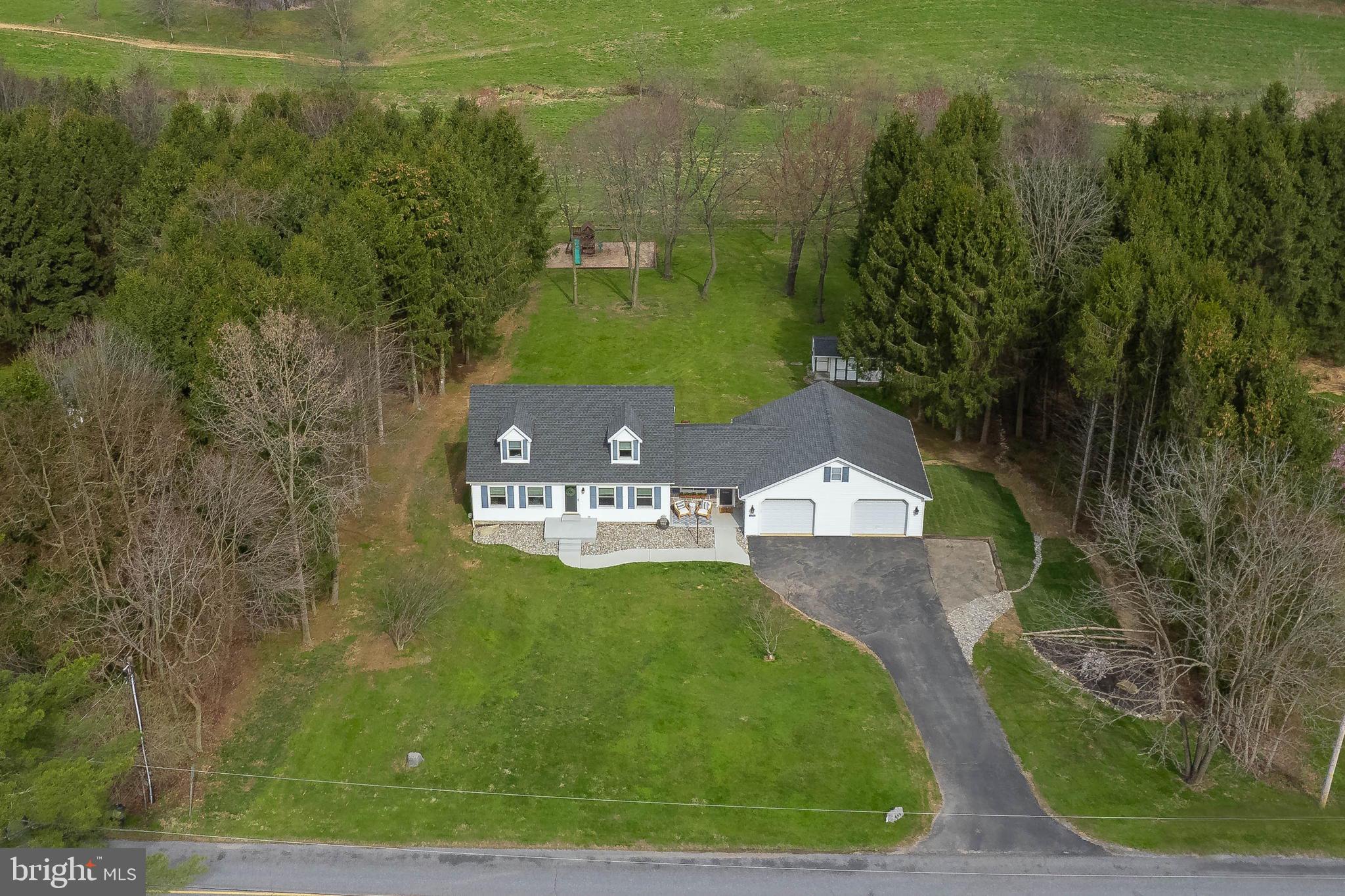 456 Pine Grove Road Nottingham, PA 19362 - Photo 4 of 37 Aerial of House and Yard