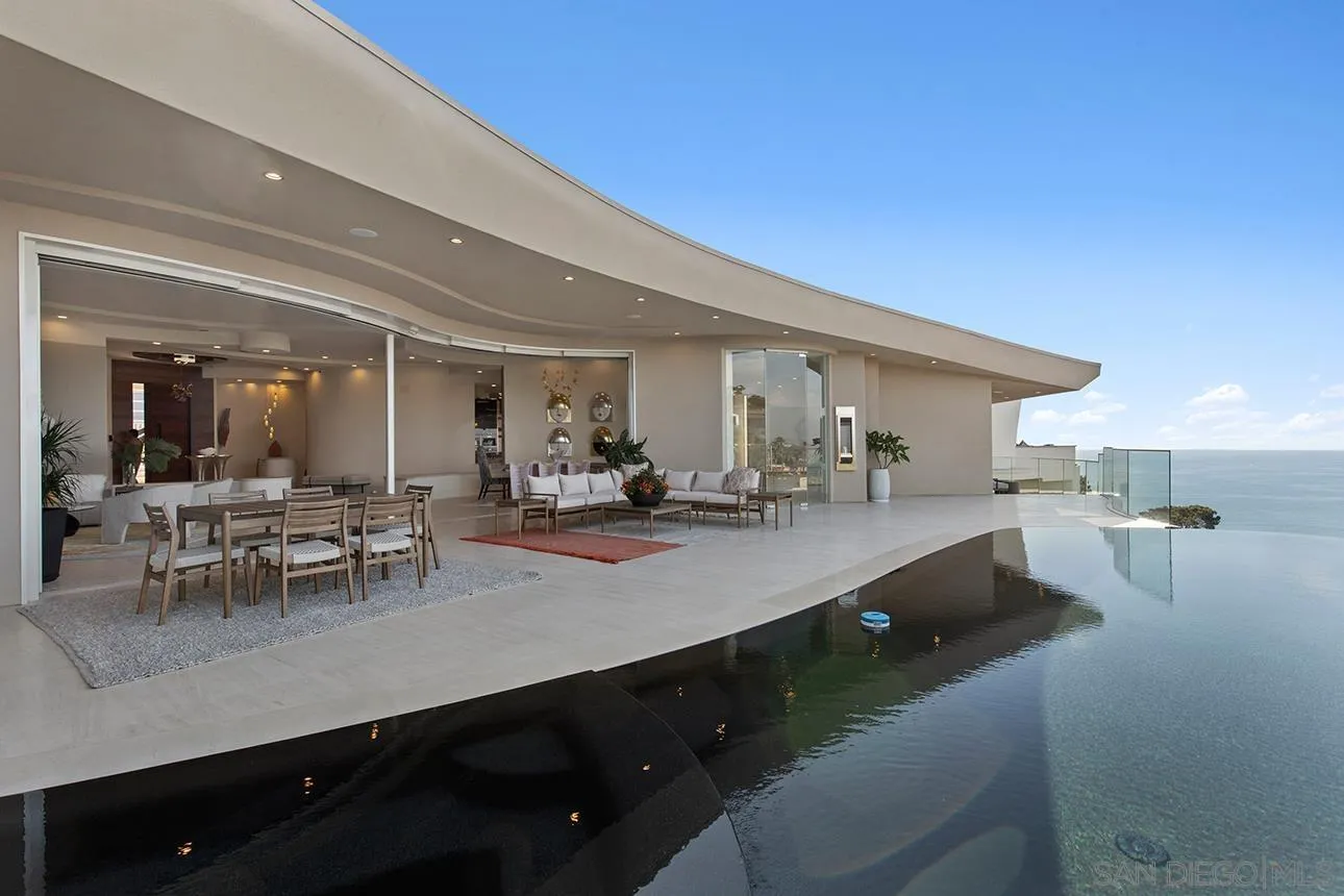 7447 Hillside Drive La Jolla, CA 92037 - Photo 8 of 55